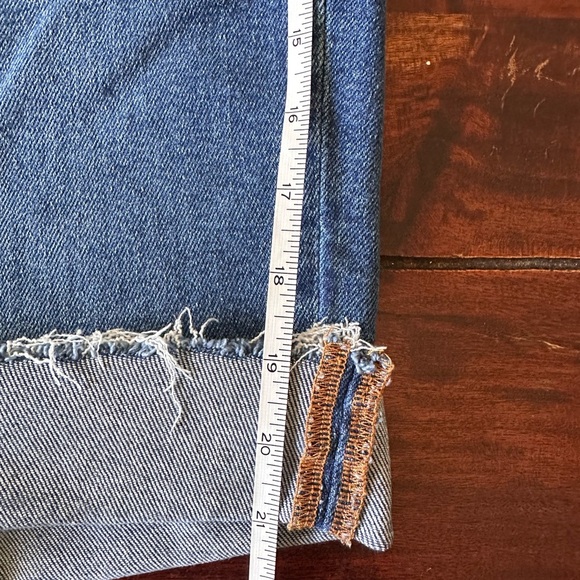 Good American Plus Size Denim Shorts Women’s 24 Longer Inseam Raw Hem - Picture 7 of 8